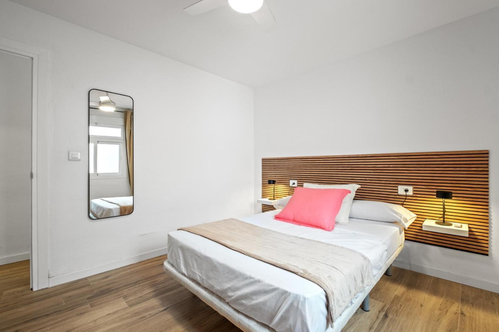 3 Dormitorios, 2 Banos Y Balcon Apartment Málaga