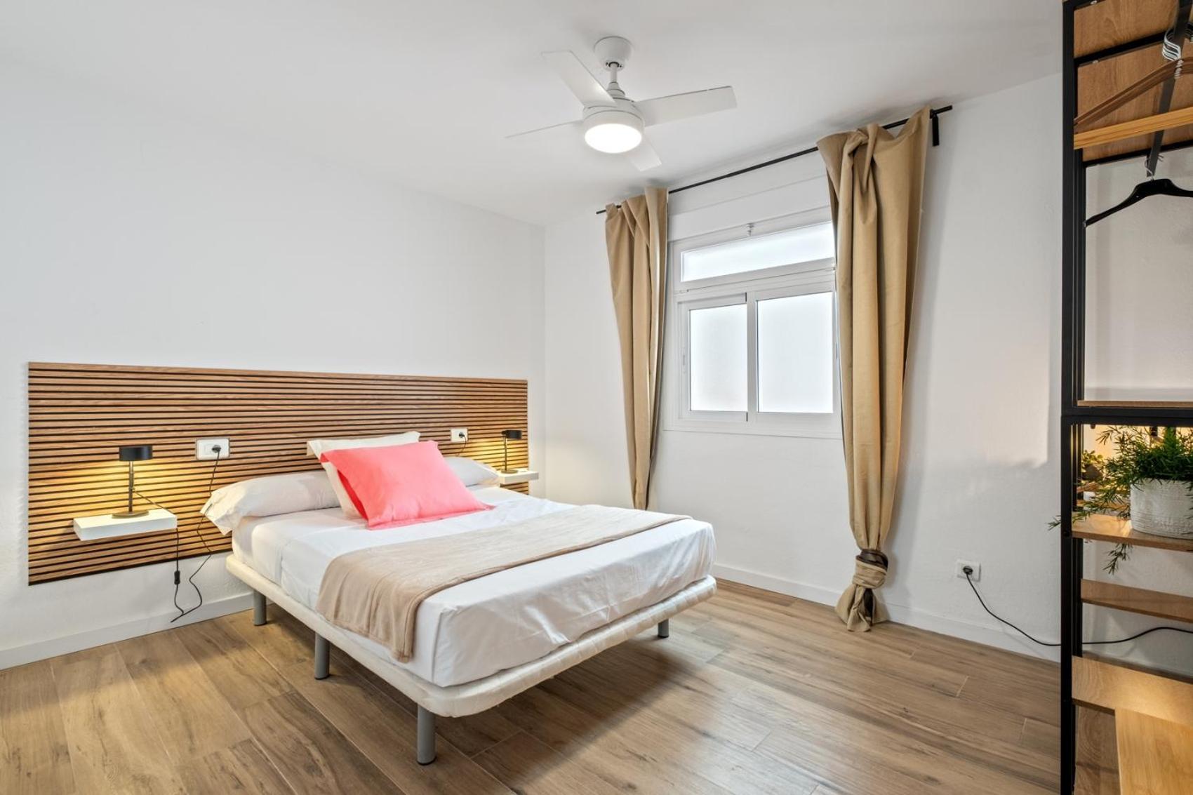 3 Dormitorios, 2 Banos Y Balcon Málaga