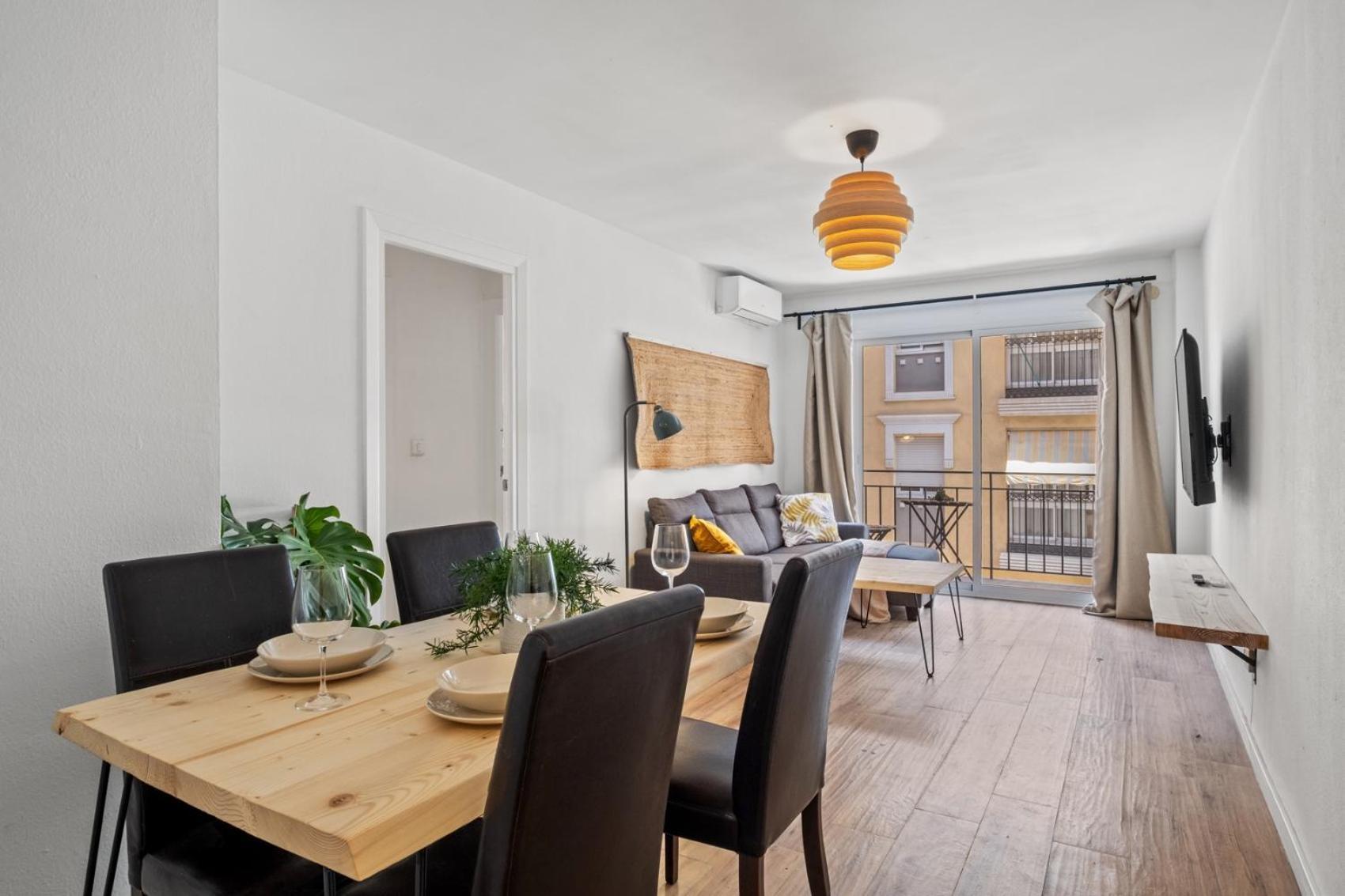 3 Dormitorios, 2 Banos Y Balcon Appartamento *